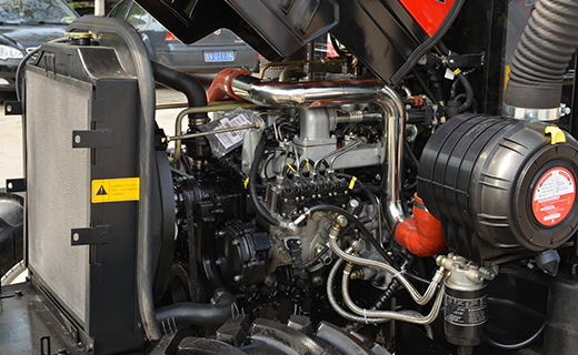 尊龙凯时-600型拖拉机