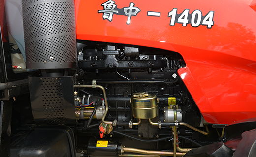 尊龙凯时-1404型拖拉机