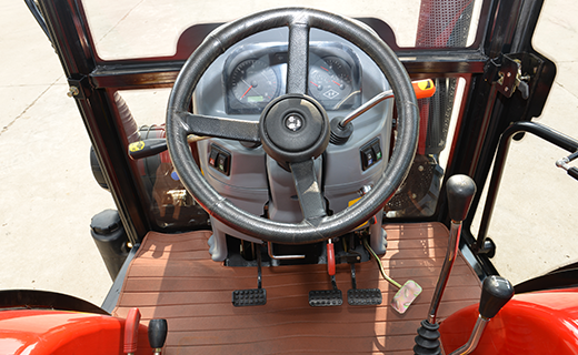 尊龙凯时-554型拖拉机